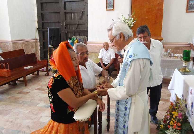 Ceremonia ancestral de la  entrega de llaves de la iglesia en Tehuantepec, Oaxaca