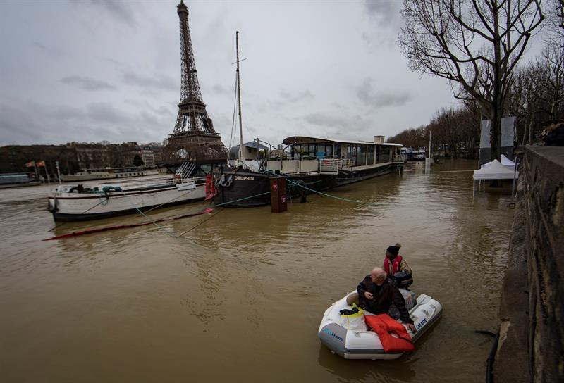 Inundaciones amenazan París; cierran carreteras y túneles | El Imparcial de Oaxaca Inundaciones amenazan París; cierran carreteras y túneles | El Imparcial de Oaxaca