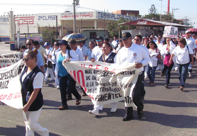 Trabajadores de Salud del Istmo marchan, piden la salida de Pimentel