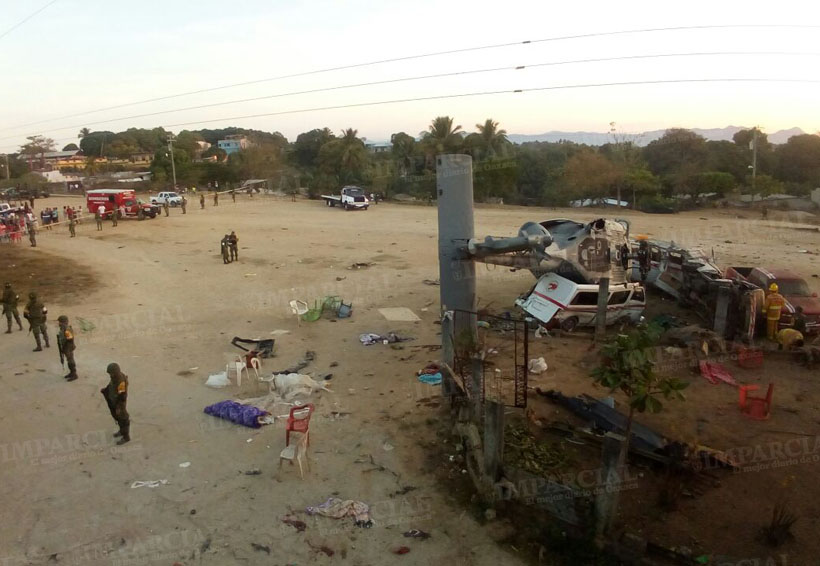 Al menos 14 muertos por desplome de helicóptero donde viajaban Murat y Navarrete en Jamiltepec, Oaxaca