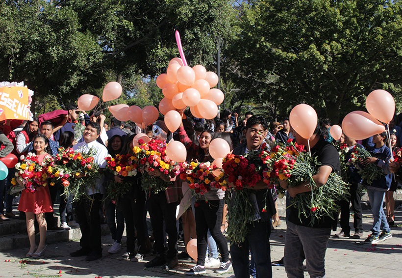 Reviven ‘Paseos Florales’ de la UABJO los valores culturales de Oaxaca