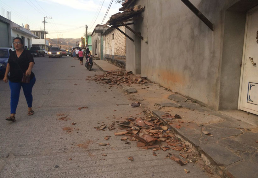 Sismo, daños materiales y susto en Pinotepa Nacional