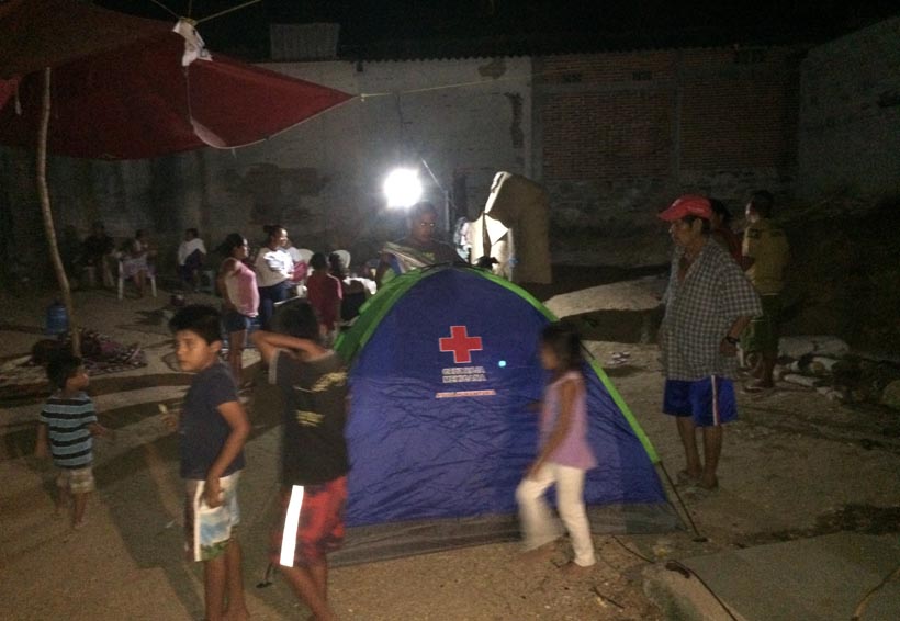 Damnificados de Pinotepa Nacional por sismo de 16-F aseguran que  no han recibido apoyo