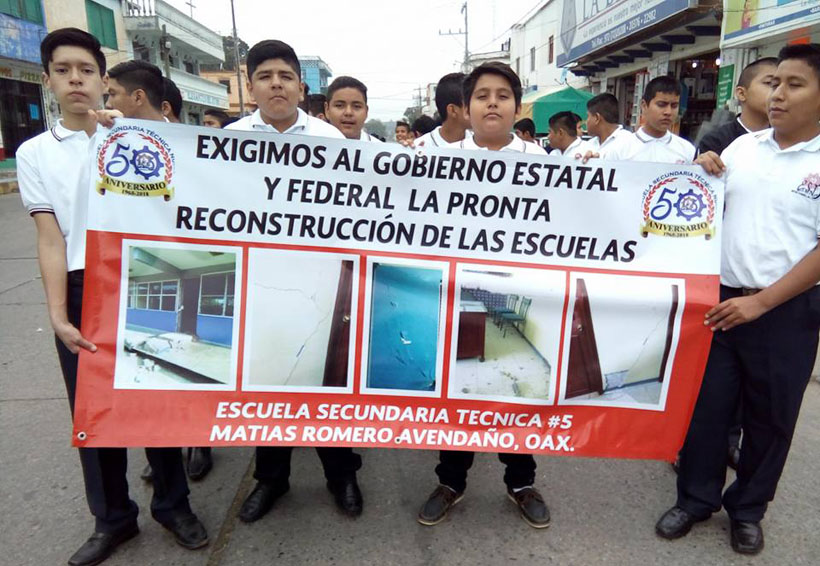 Demandan reconstrucción de aulas en Matías Romero, Oaxaca