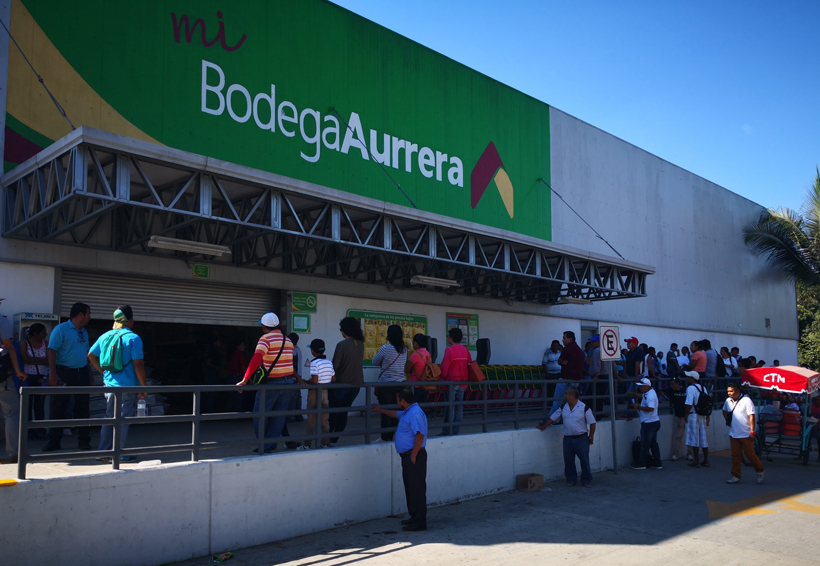 Docentes bloquearon tiendas de la Costa de Oaxaca