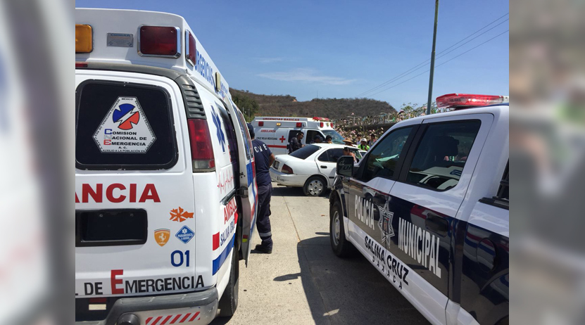 Conductor ebrio choca con poste; termina en hospital en Salinas del Marqués, Oaxaca | El Imparcial de Oaxaca