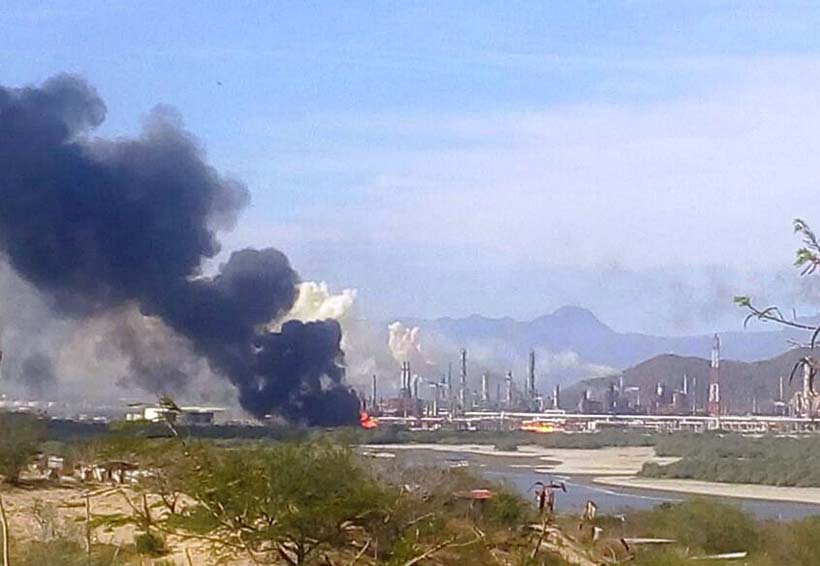 Falla en refinería provoca pánico en Salina Cruz, Oaxaca