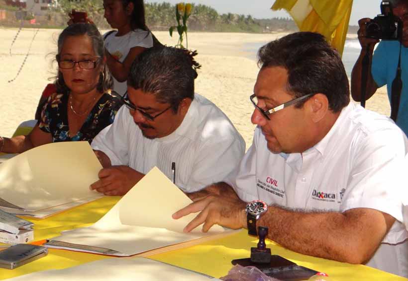 Febrero unió en matrimonio  a 130 parejas en la Costa de Oaxaca