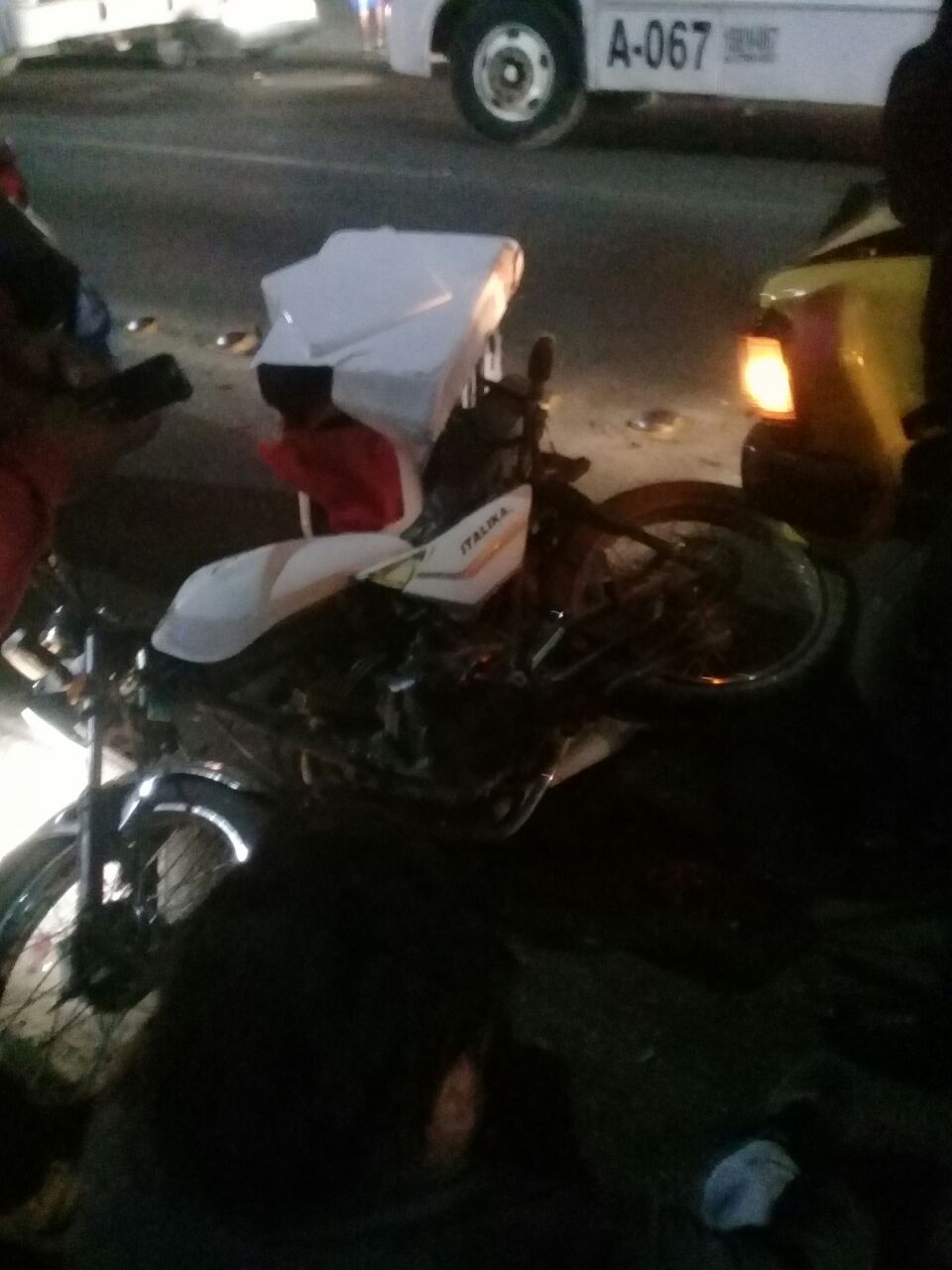 Ladrón sustrae moto en la agencia de San Juan Chapultepec, Oaxaca