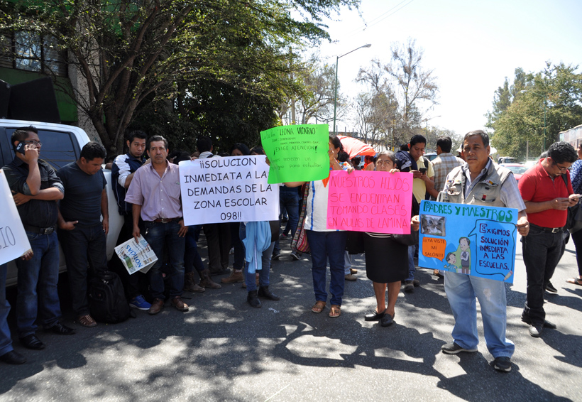 Normalistas vuelven a generar caos vial en Oaxaca