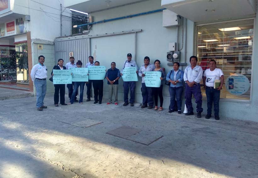 Telefonistas protestan en Salina Cruz, Oaxaca