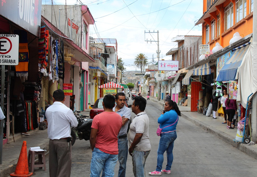 Vecinos de Huajuapan de León llegan al hartazgo,  piden reubicación de taxis