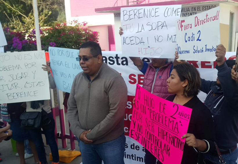 Protestan en CADI 2 en Oaxaca; piden destitución de directora | El Imparcial de Oaxaca