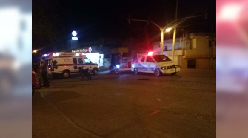 Choca auto particular contra una ambulancia en Huajuapan de León, Oaxaca | El Imparcial de Oaxaca