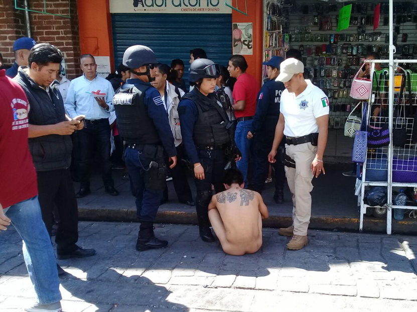 Luego de presunto robo, es humillado por comerciantes del mercado 20 de Noviembre en Oaxaca | El Imparcial de Oaxaca