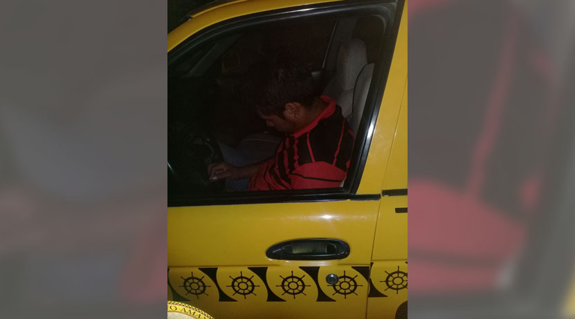 Se quedó dormido en su taxi | El Imparcial de Oaxaca
