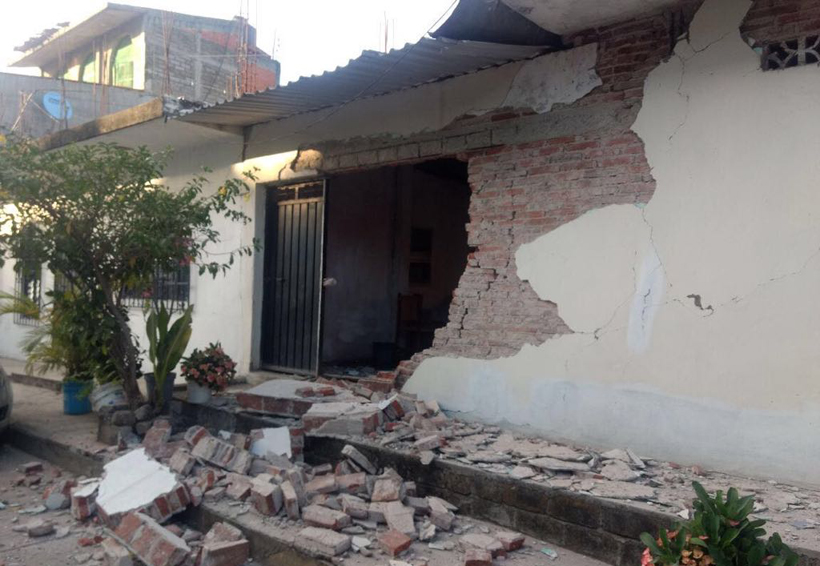 Daños materiales y crisis nerviosas tras sismo en Pinotepa Nacional, Oaxaca