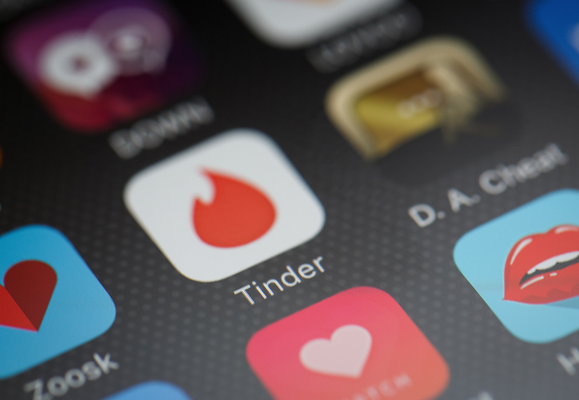 Tinder quiere que se vuelvan realidad los emojis de parejas interraciales | El Imparcial de Oaxaca