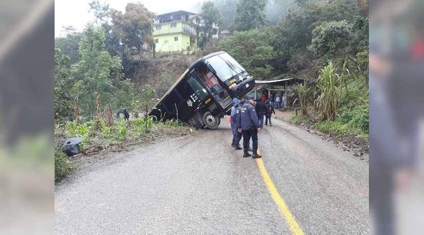 Se desbarranca autobús en Huautla, Oaxaca | El Imparcial de Oaxaca