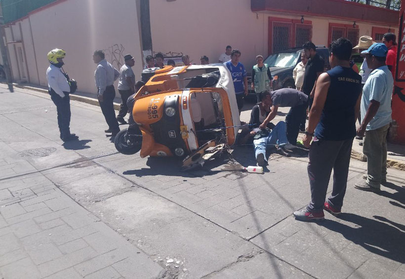 Vuelca mototaxi en el centro de Xoxocotlán | El Imparcial de Oaxaca
