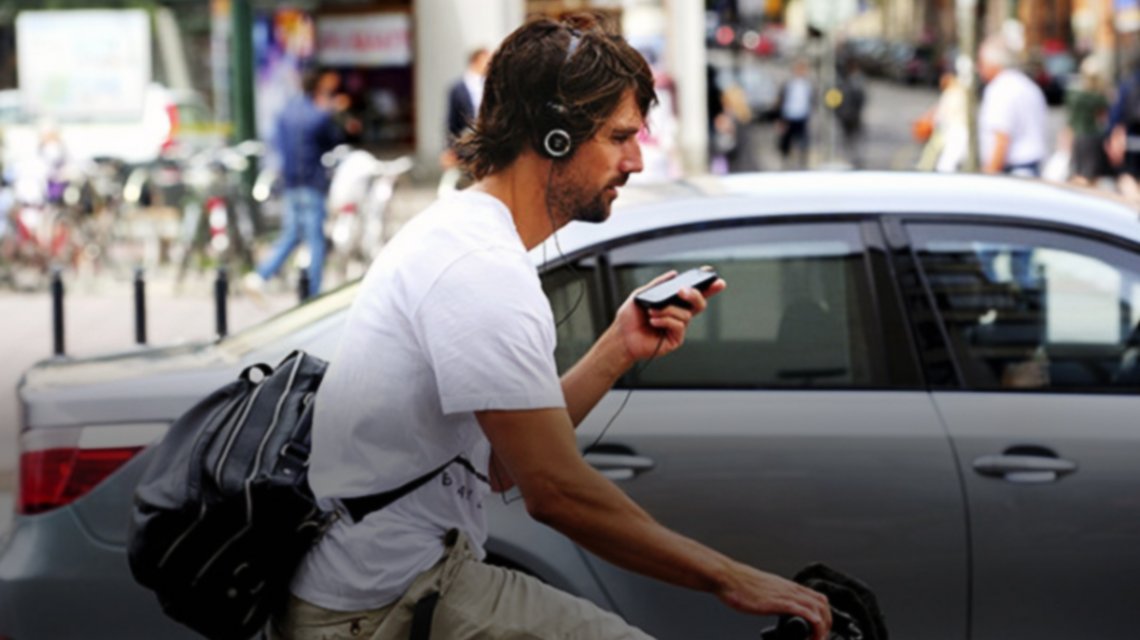 Uso constante de celulares y audífonos disminuye capacidades de audición | El Imparcial de Oaxaca