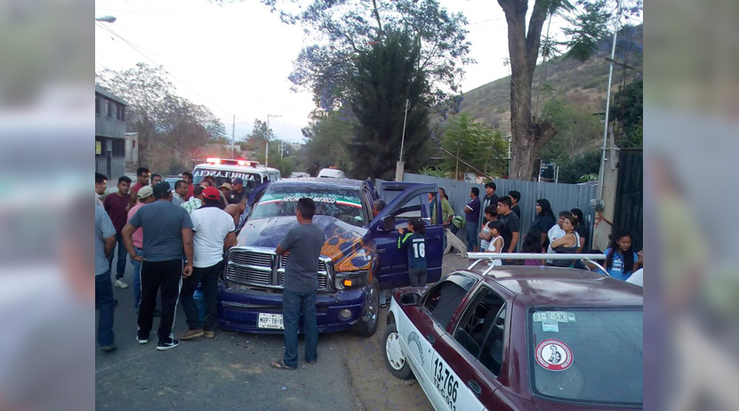 Niño resultó lesionado tras choque en carretera a San Pedro Ixtlahuaca; viajaba de copiloto | El Imparcial de Oaxaca