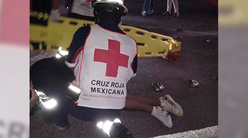 Camioneta arrolla a dos jóvenes en carretera Huajupan – Oaxaca; iban en moto | El Imparcial de Oaxaca Camioneta arrolla a dos jóvenes en carretera Huajupan – Oaxaca; iban en moto | El Imparcial de Oaxaca