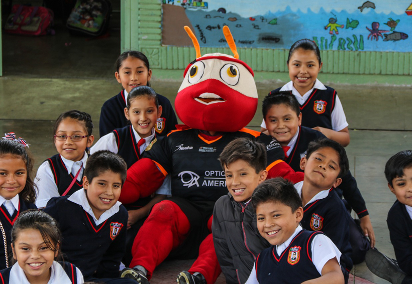Alebrijes de Oaxaca visitaron la  Escuela Adolfo López Mateos