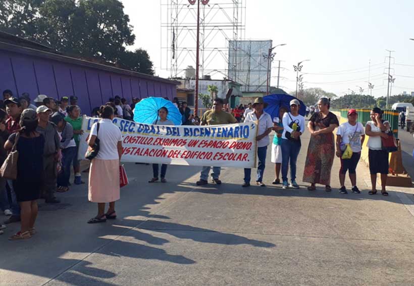 Alumnos de Tuxtepec piden  instalaciones  que ocupa la  Policía Estatal | El Imparcial de Oaxaca