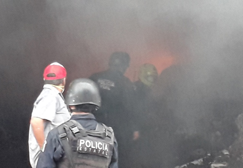 Arde bodega de Servicios de Salud en Tuxtepec, Oaxaca