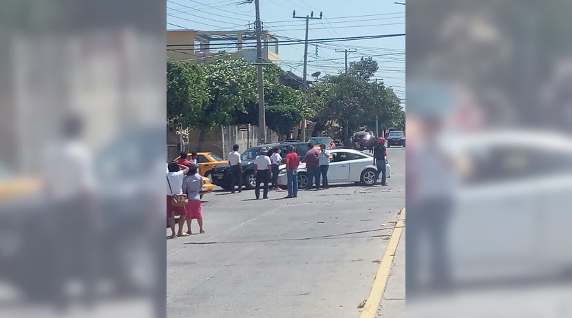 Chocan auto y camioneta en Salina Cruz, Oaxaca | El Imparcial de Oaxaca