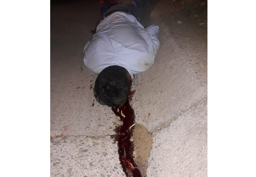 Madrugada de muerte en Oaxaca; hombre muere al salir disparado de camioneta que volcó | El Imparcial de Oaxaca
