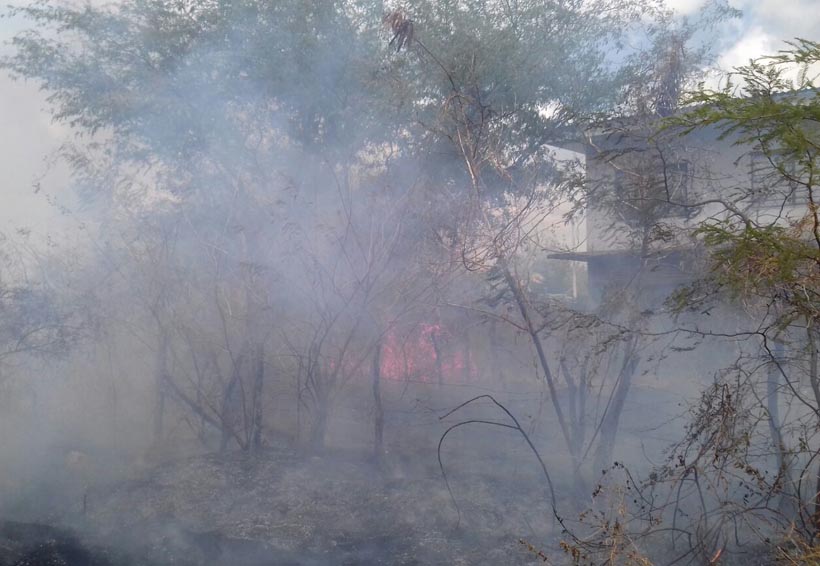 Incendio amenazaba a alumnos de secundaria de Ciudad Ixtepec, Oaxaca