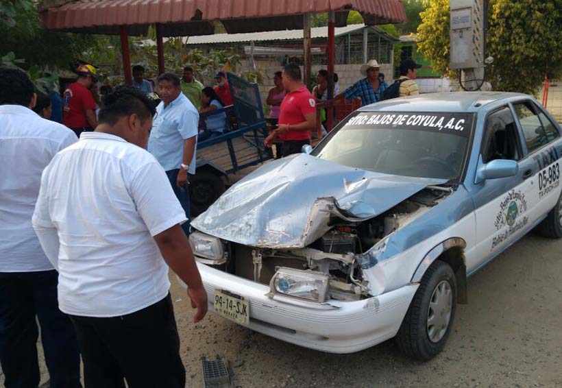 Remolque se desprende y deja dos lesionados en Huatulco