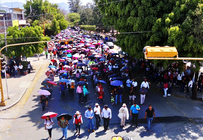 Marcha magisterio en la Mixteca de Oaxaca