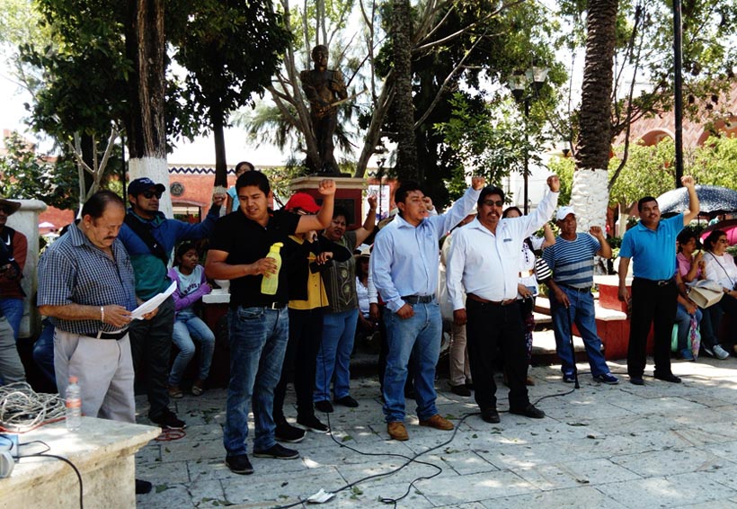 Marcha magisterio en la Mixteca de Oaxaca