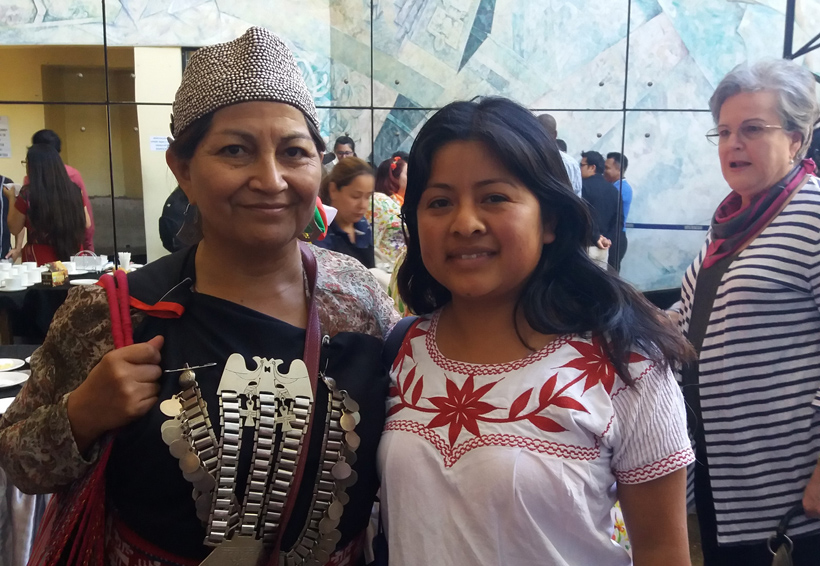 Mujer indígena, máxima escuela de la lengua nativa