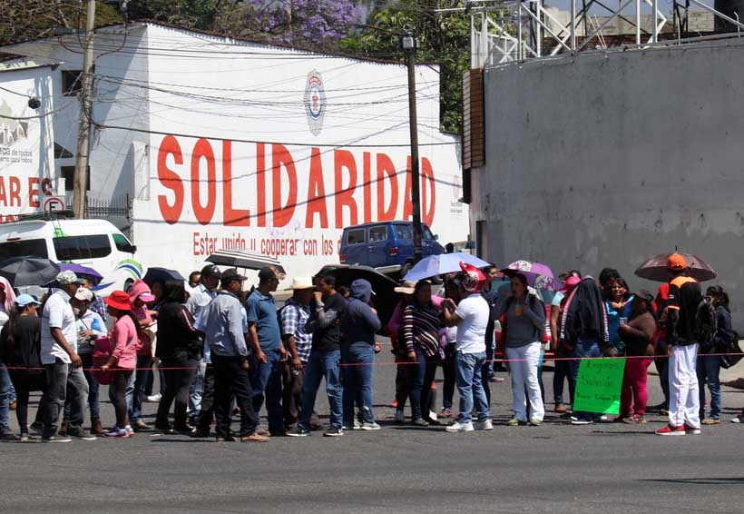 Padres de familia de Oaxaca son obligados a asistir a las marchas