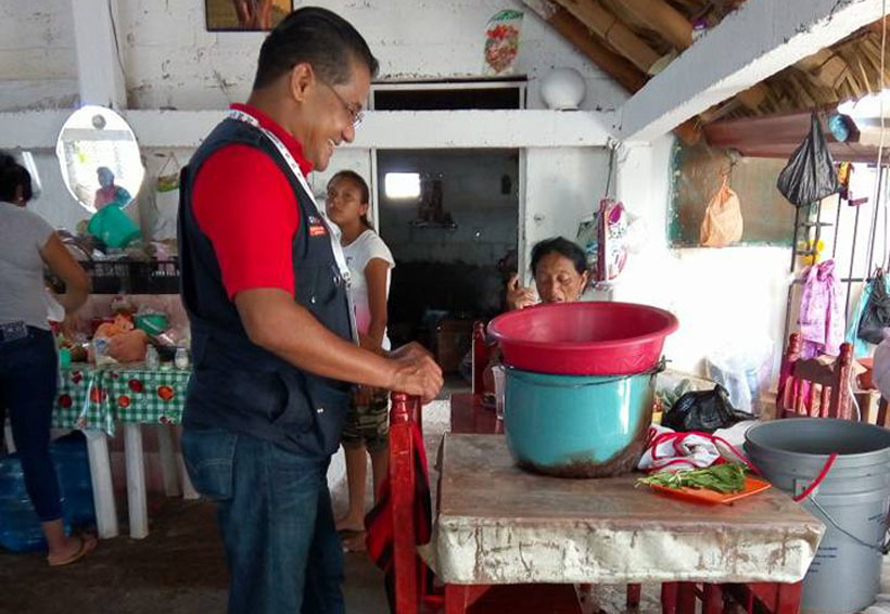 Verifica personal del Centro de Salud restaurantes y albercas de Salina Cruz, Oaxaca