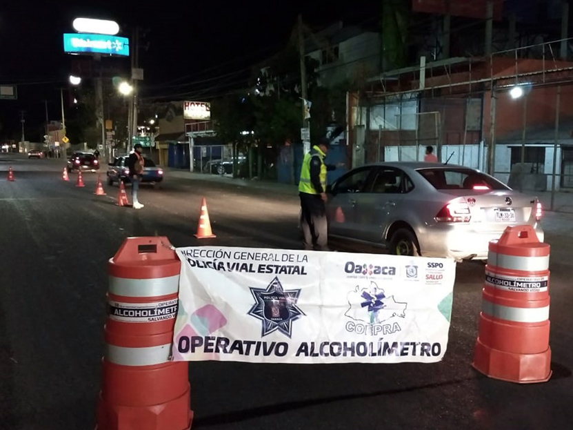 Deja alcoholímetro 35 detenidos que conducían en mal estado | El Imparcial de Oaxaca