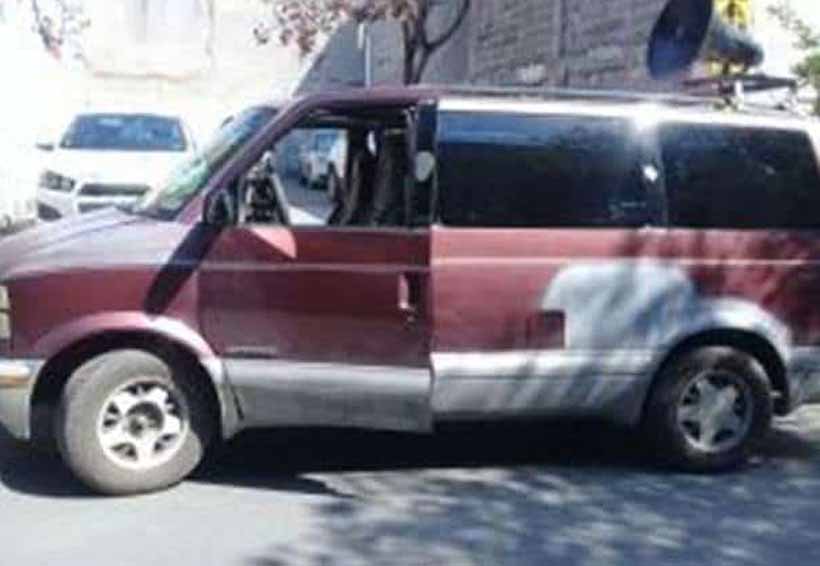 Cae sujeto por conducir camioneta con placas colgadas | El Imparcial de Oaxaca