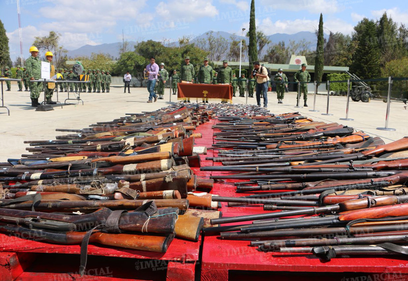 Sedena destruye más de 700 armas incautadas en Oaxaca