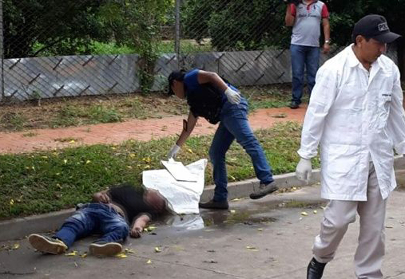 Atacan a balazos a hombre en colegio | El Imparcial de Oaxaca