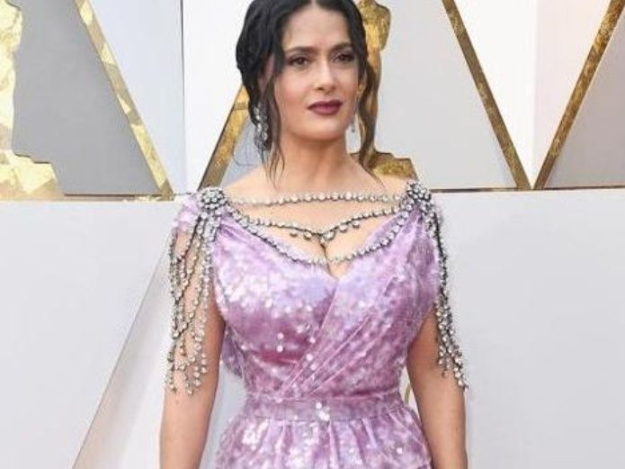 Esto costo el vestido de Salma Hayek para los Premios Oscar | El Imparcial de Oaxaca