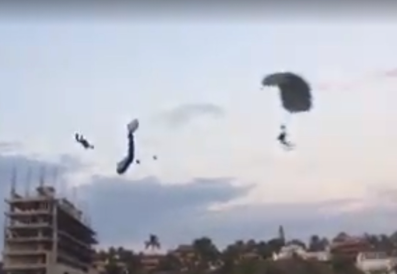 Vídeo: Muere paracaidista en la costa de Oaxaca | El Imparcial de Oaxaca