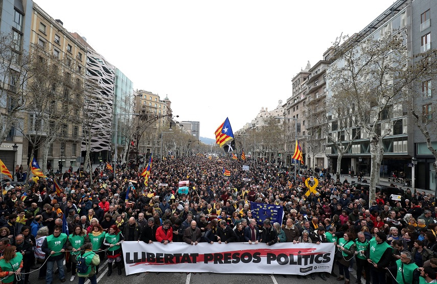 Catalanes protestan en Barcelona tras detención de Puigdemont | El Imparcial de Oaxaca
