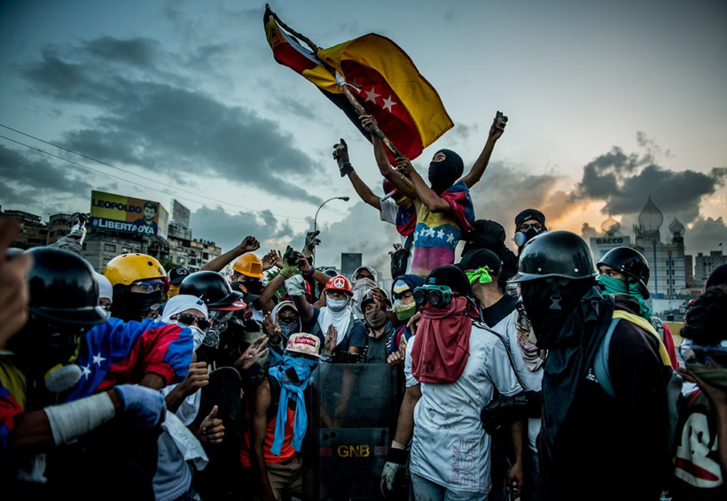 4 de cada 10 venezolanos piensan salir de su país: sondeo | El Imparcial de Oaxaca