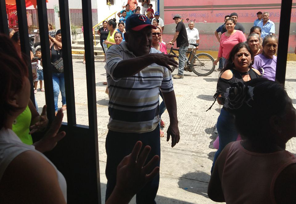 Presentan comerciantes denuncia penal por retención | El Imparcial de Oaxaca
