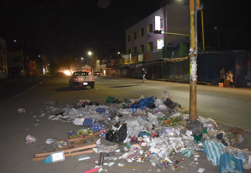 37 hombres en Oaxaca contra 100 toneladas de basura