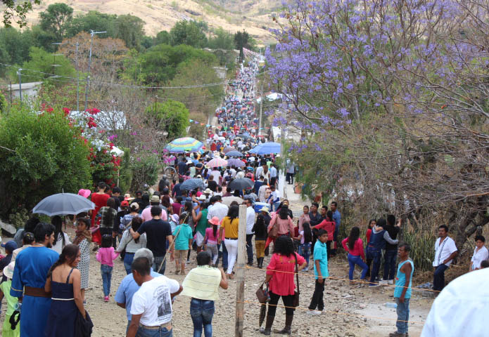 Se unen la fe, el sacrificio y la reactivación económica en la Mixteca de Oaxaca